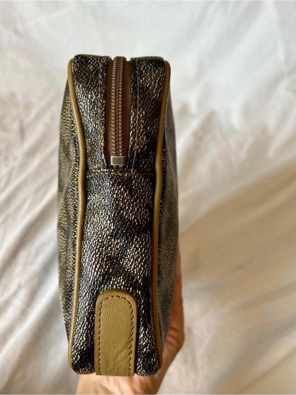 Yves Saint Laurent Cosmetic Pouch - Picture 4 of 8